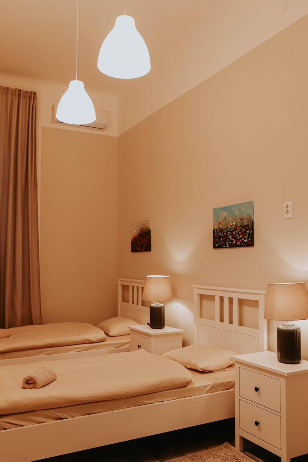 Rooms For Rent In Centre Budapest Exterior photo